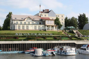 40th Meridian Yacht Club, Kolomna